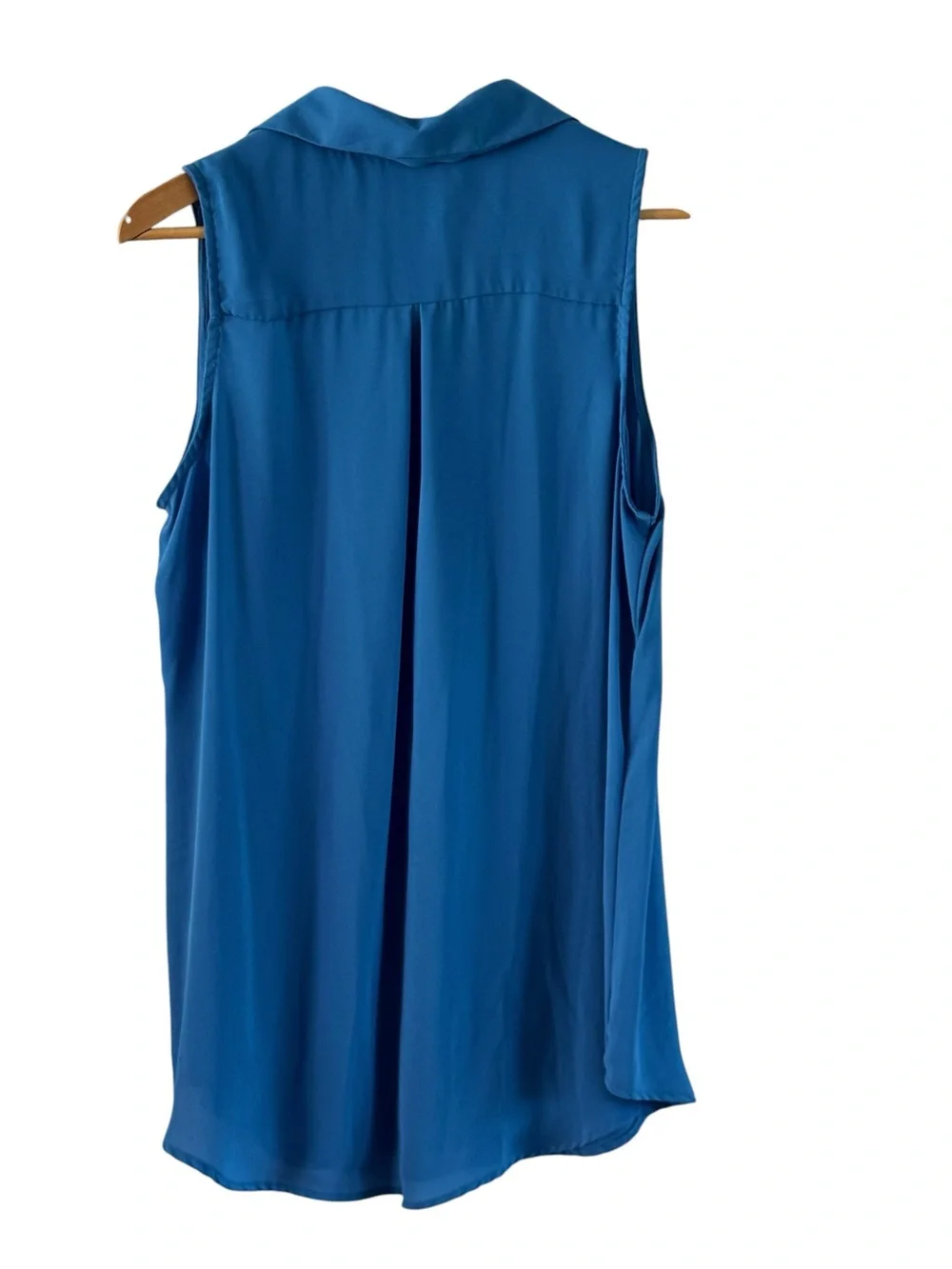 Bobeau Sleeveless Collared Split-Neck Blouse - Blue